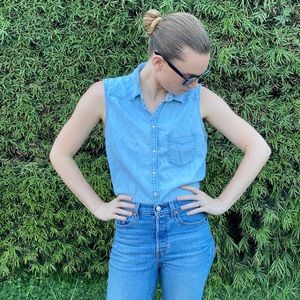 👖 Classic 90s snap front sleeveless chambray top with pocket